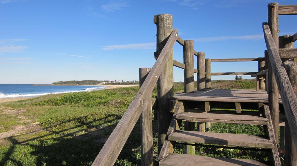 Nine Mile Beach House Hotel Blacksmiths Exterior photo