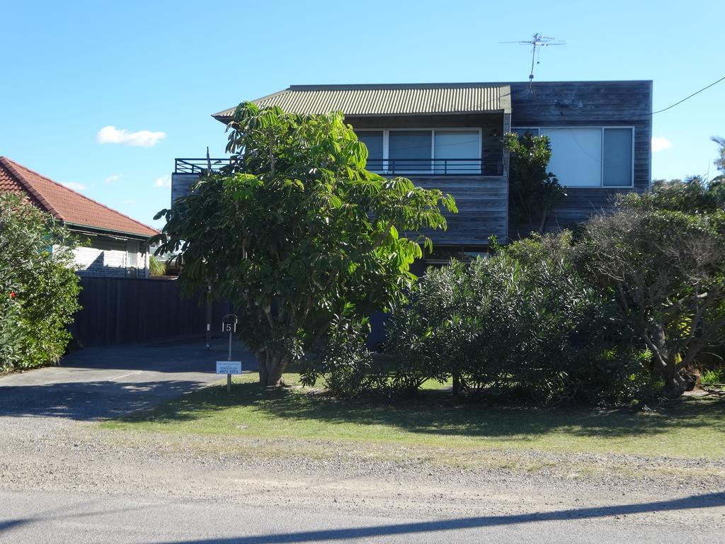 Nine Mile Beach House Hotel Blacksmiths Exterior photo